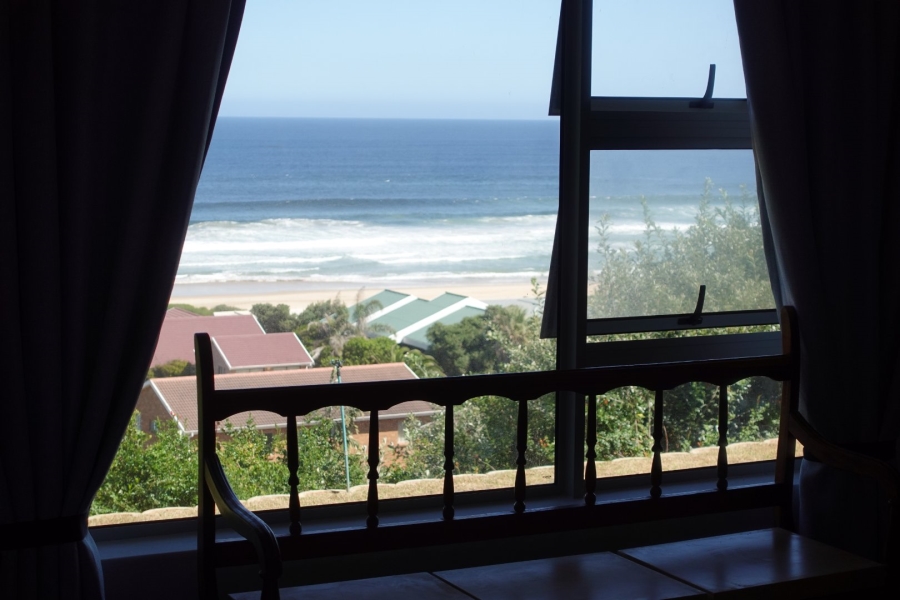 To Let 3 Bedroom Property for Rent in Outeniqua Strand Western Cape